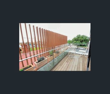 SLEEK & STYLISH APARTMENT IN STATION STREET - Photo 4