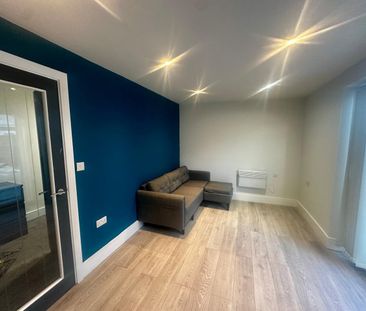 1 Bed Flat, Wyken Avenue, CV2 - Photo 3