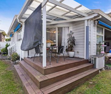 Sunny & Elevated Remuera Home - Photo 4