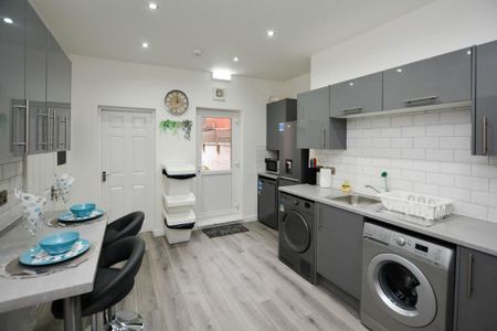 1 bedroom in a house share to rent - Photo 5