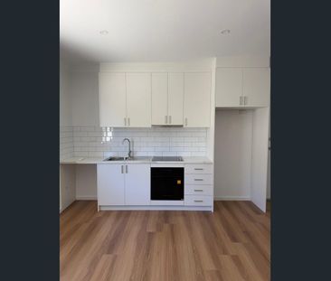 Modern 1-Bedroom Studio / Granny Flat in Quiet Location – Your Perf... - Photo 1