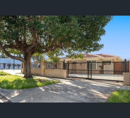 10 Fitzsimmonds Place, Leda, WA 6170 - Photo 3
