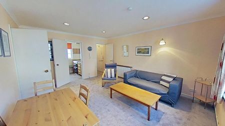 2 bedroom flat to rent - Photo 2