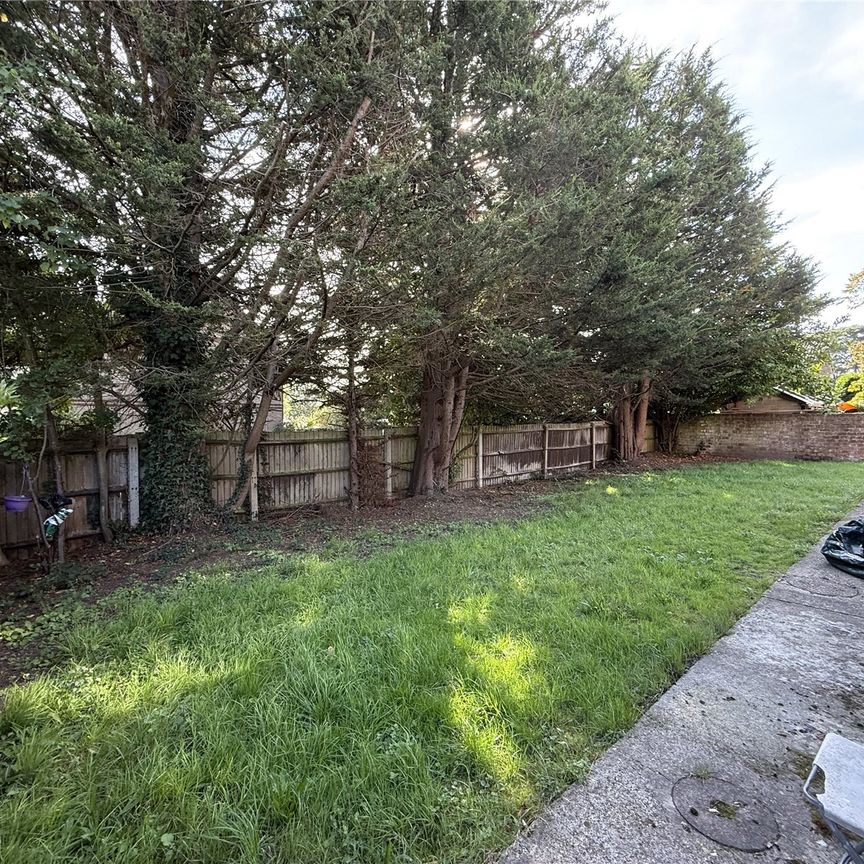 studio to rent Midanbury Lane, Southampton, Hampshire, SO18 - Photo 2