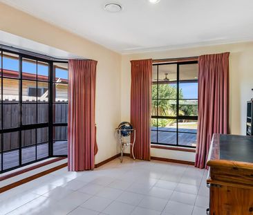 5 BEDROOM HOME - Photo 6