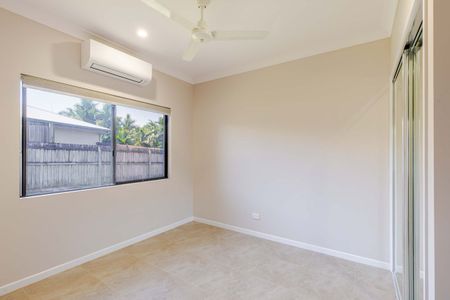 3 Bedroom - Unfurnished - Short Lease - Photo 2