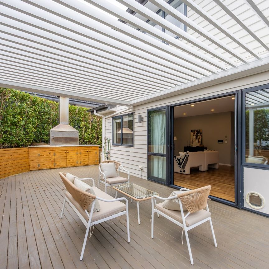 A fabulous multi-story home in beautiful Gulf Harbour - Photo 1