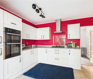 Stroud Road, - Photo 1