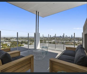 1x Bedroom PLUS an MPR Room! Air Conditioning + Roof-Top Pool. - Photo 4