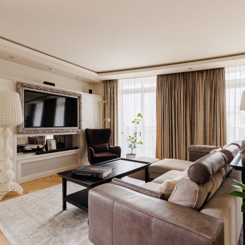 Apartament przy Placu Trzech Krzyży, garaż 88 m² - Фото 1