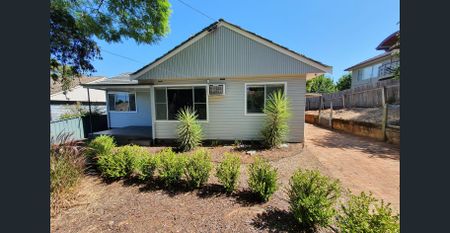 Fully Furnished Three Bedroom Home in East Tamworth - Photo 4