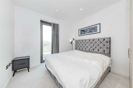 Viaduct Gardens, Nine Elms, SW11 - Photo 2