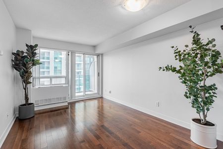 For Lease - 35 bales Avenue Unit# 909, Toronto, Ontario - Photo 3
