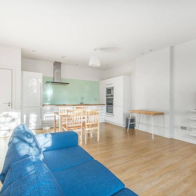 2 bedroom flat to rent - Photo 1