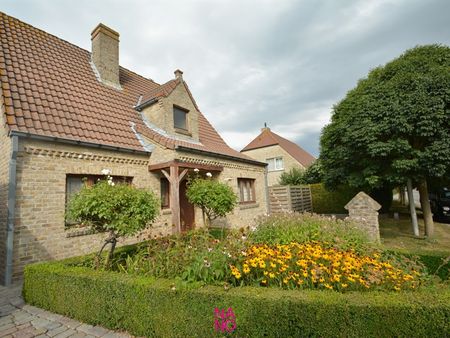 Alleenstaande charmante villa met 4 slaapkamers en een aangename tuin zeer rustig gelegen in een doodlopende straat in het dorp van Westkapelle, op 3 km van Knokke-Heist. - Photo 5