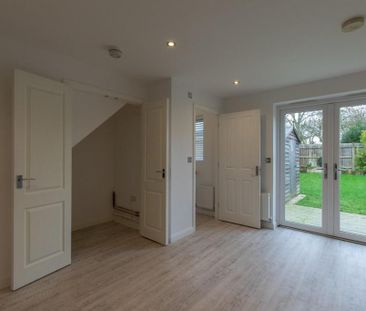 3 bedroom semi-detached house to rent - Photo 3