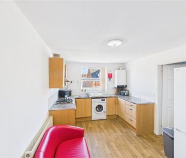Room 9 - Photo 2