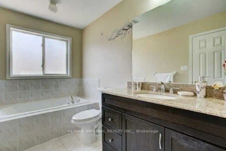 27 Silver Linden Drive - Photo 5