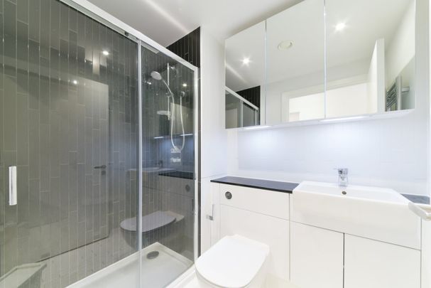 3 Bed Flat, Hurlock Heights, SE17 - Photo 1