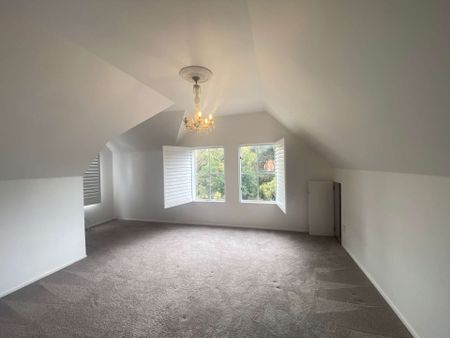 Fabulous Family Home in Sought after Position - Photo 5