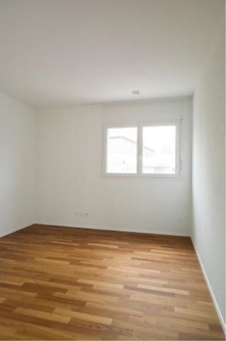 Modern 2.5-room apartment near shops - Photo 2