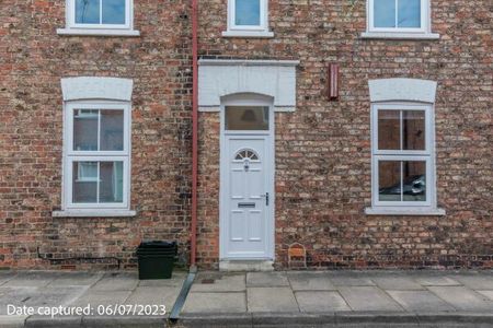 14 Agar Street - Photo 4