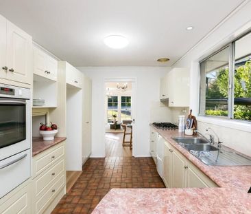 Classic Family Home in a Prized Setting - Photo 5