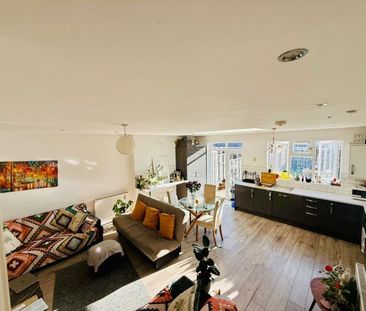 Room in a Shared House, Billet Road, E17 - Photo 1