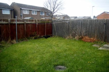 2 bedroom flat to rent - Photo 3