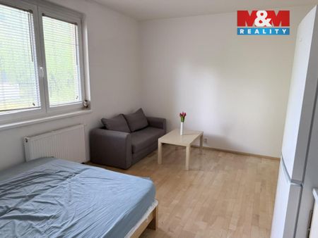 Pronájem bytu 1+kk a garsoniéry 34 m², Marty Krásové 923, Praha - Фото 3