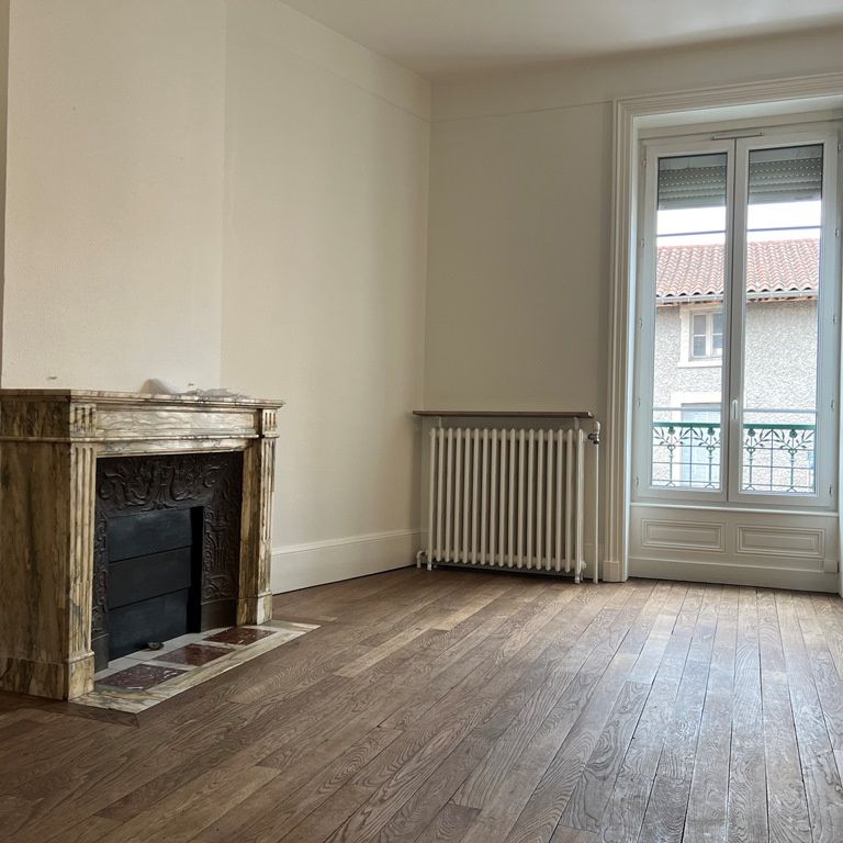 Location Appartement 5 pièces 102m² VILLEFRANCHE SUR SAONE 69400 - Photo 1