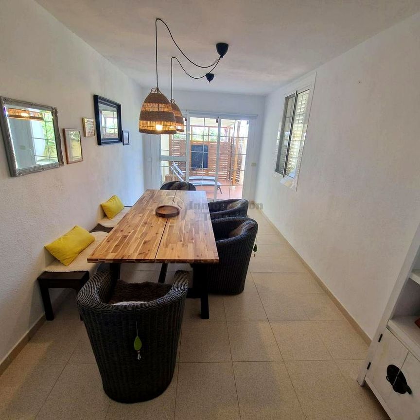 For Rental: 2-Bedroom Semi-Detached House in Las Rosas - Photo 1