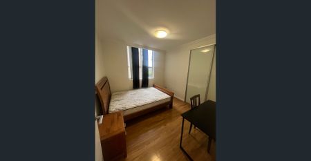 Furnished 2 bedrooms 1 bathroom with 1 large study apartment only $740 include $60 bills per week. - Photo 4