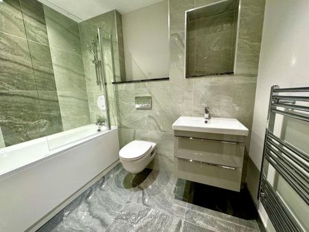 2 bedroom flat to rent - Photo 2