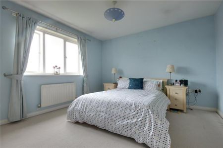 4 bedroom detached house to rent - Photo 3