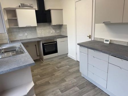 2 bedroom terraced house to rent - Photo 5