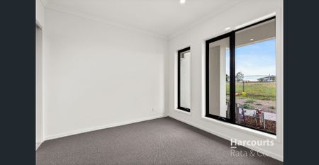 Brand New with 3 Bathrooms! - Photo 5