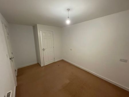 Crymlyn Parc, Neath, SA10 - Photo 3