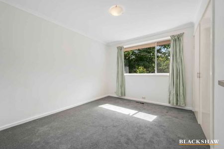 Family Home, great location, in picturesque surroundings - Photo 5