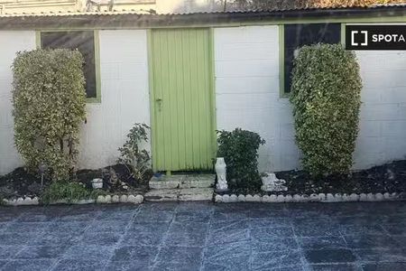 2-bedroom apartment for rent in East Wall, Dublin. - Photo 2