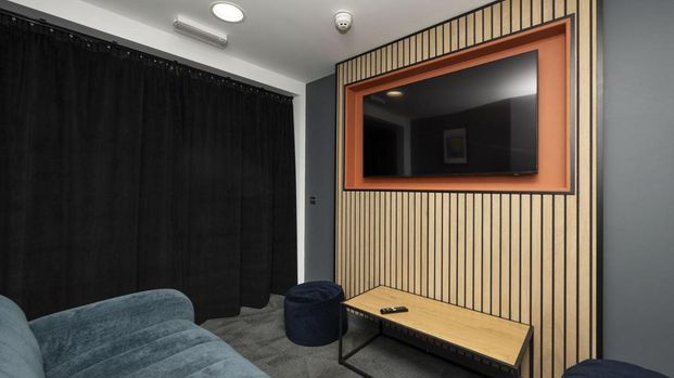1 bedroom in a flat share to rent - Photo 1