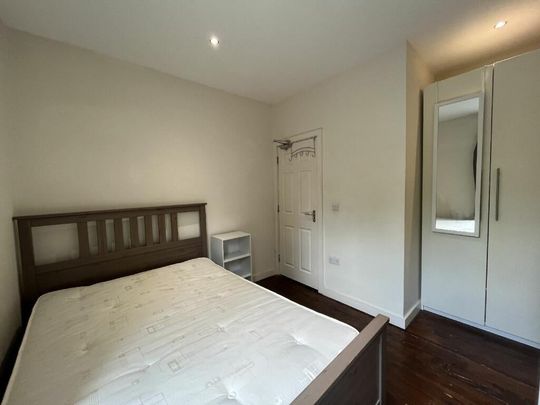 7 Bed Semi-Detached House, Derby Grove, NG7 - Photo 1