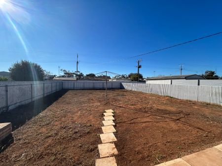 16 Brook Street, Whyalla Stuart - Photo 2