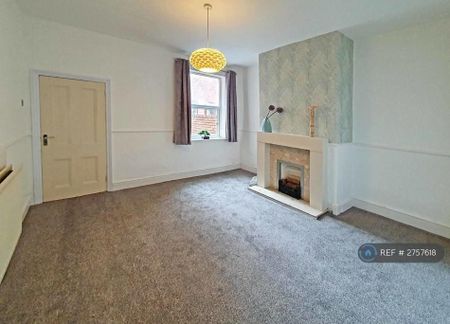 2 bedroom terraced house to rent - Photo 2