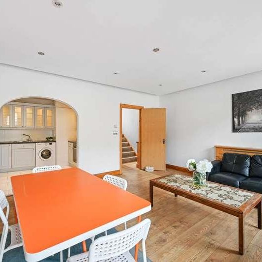 Severus Road, London, SW11 - Photo 1