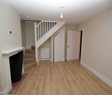 4 bedroom semi-detached house to rent - Photo 6