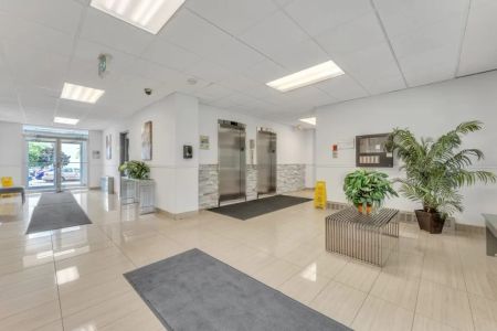 Park Regency Apartments - Photo 2