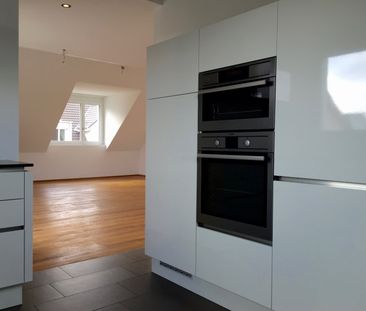 3.5 Zimmer, 111 m², 2. Stock - Photo 2