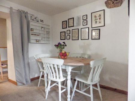 2 bedroom terraced house to rent - Photo 4