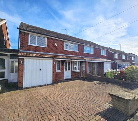 3 bedroom semi-detached house to rent - Photo 4